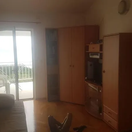 Nela Brela
